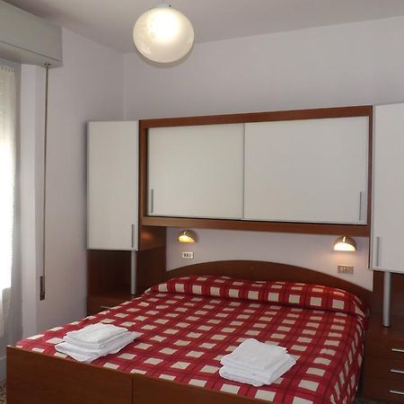 Hotel La Vela Bellaria-Igea Marina Phòng bức ảnh