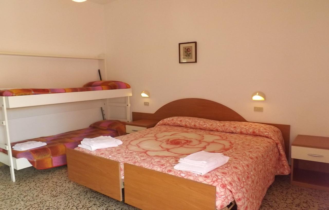Hotel La Vela Bellaria-Igea Marina Phòng bức ảnh